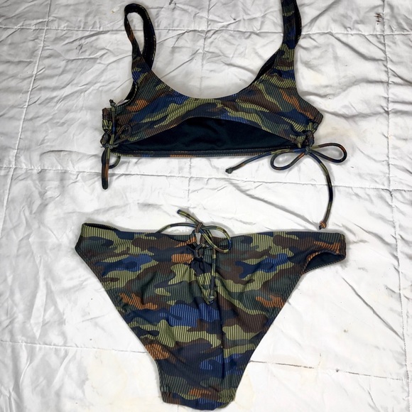 No Boundaries Camo Swim Bikini Set Size Medium - Picture 4 of 4